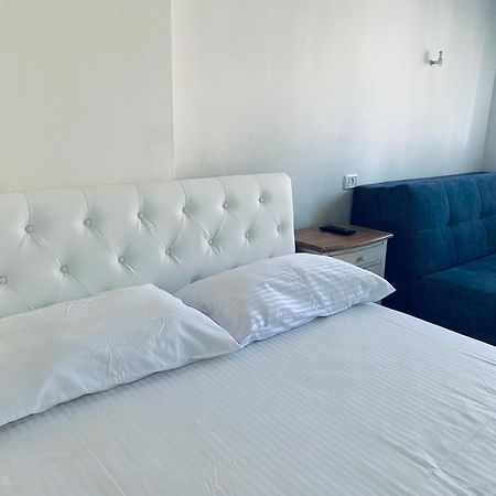 Royal Sea Studio Netanya Luaran gambar